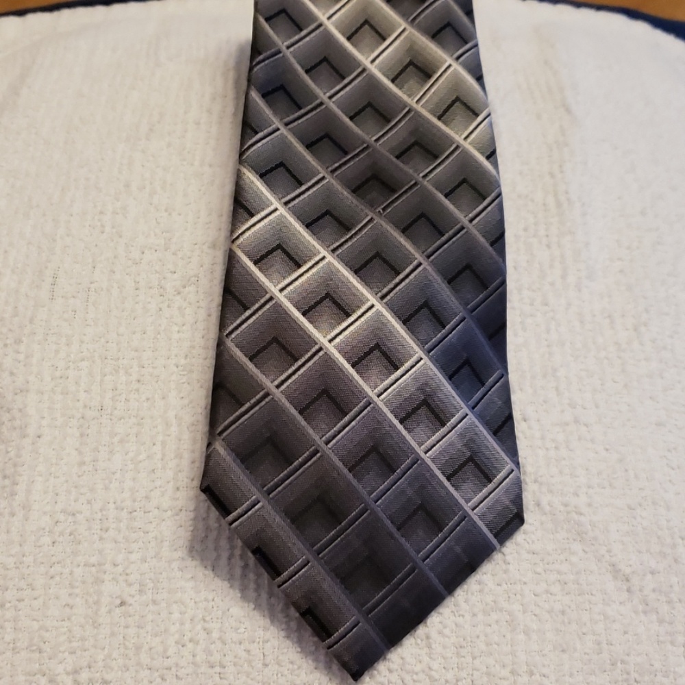 Neck tie